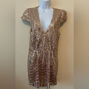CHARLOTTE RUSSE Gold SEQUIN ROMPER BODYSUIT SHORTS Low V Neck‎ Size XS/S